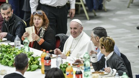 Mittagessen mit Papst Franziskus am Welttag der Armen / © Cristian Gennari (KNA)