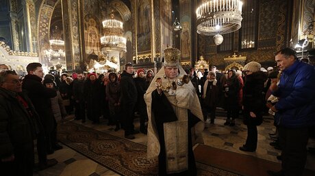 Orthodoxe Christen feiern Weihnachten / © Sergei Chuzavkov/AP (dpa)