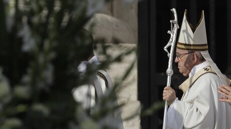 Papst Franziskus bei der Heiligsprechungsfeier auf dem Petersplatz / © Andrew Medichini (dpa)