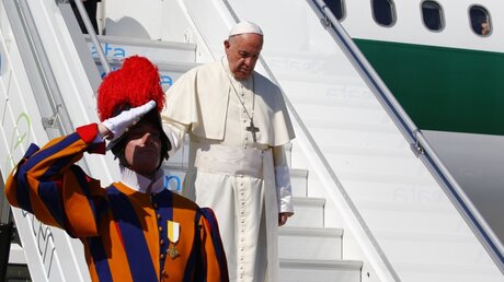 Papst Franziskus bei seiner Ankunft in Genf / © Tony Gentile (dpa)