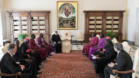 Papst Franziskus empfängt eine Delegation des südsudanesischen Kirchenrates / © Vatican Media/Romano Siciliani (KNA)