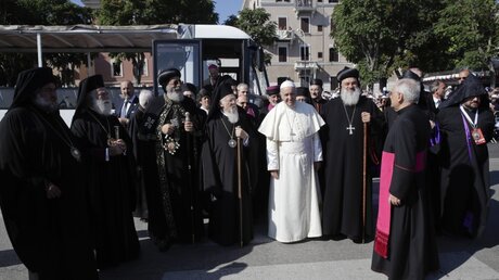 Papst Franziskus mit Vertretern christlicher Kirchen aus dem Mittleren Osten / © Alessandra Tarantino (dpa)