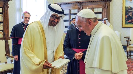 Papst Franziskus trifft Muhammad bin Zayid Al Nahyan, Kronprinz von Abu Dhabi, 2016  / © Paolo Galosi (KNA)