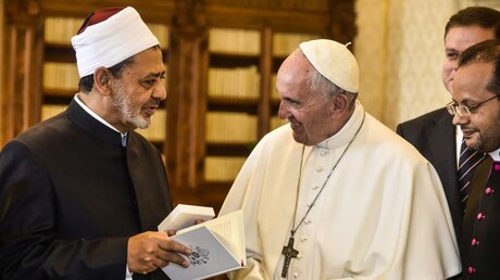 Papst Franziskus und Großimam Ahmed Mohammed al-Tayyeb (Archiv) / © Cristian Gennari/Romano Siciliani (KNA)