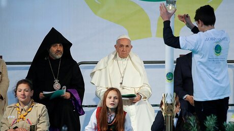 Papst Franziskus während des Friedensgebets / © Alessandra Tarantino (dpa)