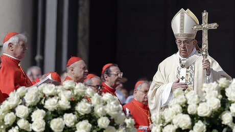 Papst hält die Ostermesse auf dem Petersplatz / © Gregorio Borgia (dpa)