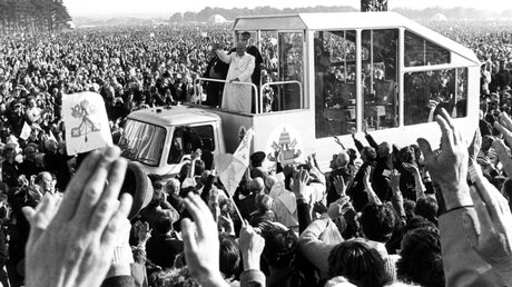 Papst Johannes Paul II. in Dublin / © KNA-Bild (KNA)