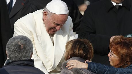 Papst Franziskus im Gespräch / © Paul Haring/CNS photo (KNA)