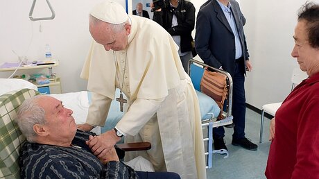 Papst Franziskus besucht Altenheim / © Osservatore Romano (KNA)
