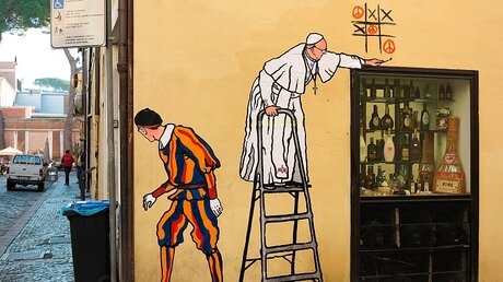 Papst-Graffiti an einer Hauswand in Rom / © Carol Glatz (KNA)