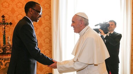 Papst Franziskus empfängt Ruandas Präsident Paul Kagame / © Osservatore Romano (KNA)