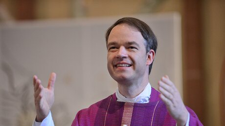 Pfarrer Andreas Süß will mit seiner Gemeinde übers Internet in Kontakt bleiben.  / © Beatrice Tomasetti (DR)