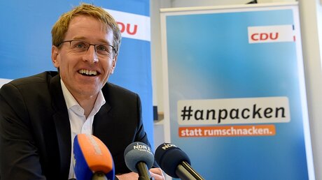 Daniel Günther (CDU) im Wahlkampfendspurt / © Carsten Rehder (dpa)