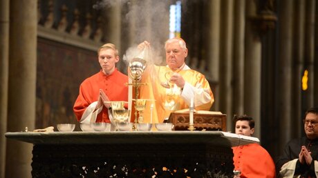 Pontifikalamt mit Kardinal Müller zum Jahrgedächtnis von P. Werenfried / © Beatrice Tomasetti (DR)