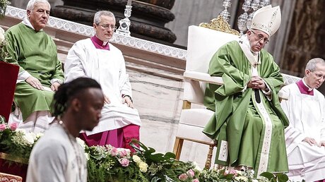 Franziskus feiert Messe mit Häftlingen / © Giuseppe Lami (dpa)
