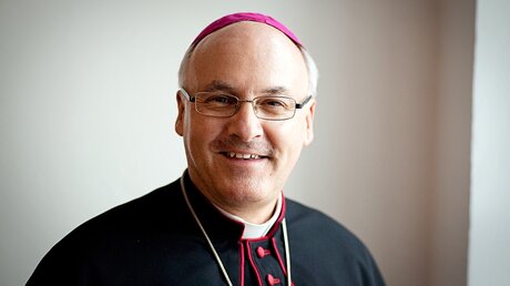 Der Regensburger Bischof Rudolf Voderholzer / © Maria Irl (KNA)