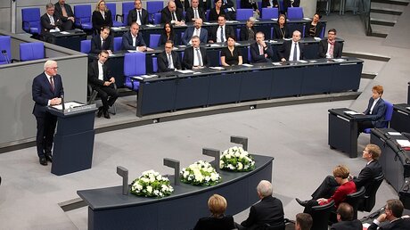 "Schicksalstag der Deutschen" Gedenkstunde im Bundestag / © Wolfgang Kumm (dpa)