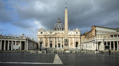 Seltener Anblick: Menschenleerer Petersplatz in Rom / © Stefano Dal Pozzolo (KNA)