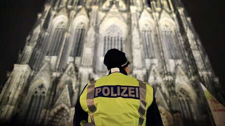 Strengere Sicherheit im Kölner Dom / © Oliver Berg (dpa)