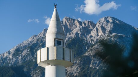 Symbolbild Islam in Österreich, Minarett, Moschee in Tirol / © Loes Kieboom (shutterstock)