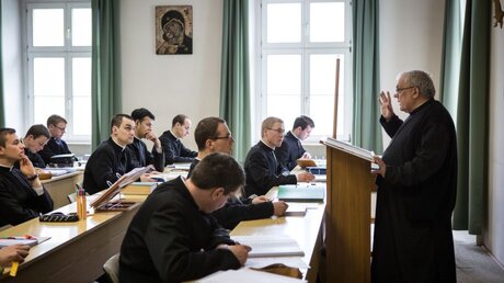 Unterricht im Priesterseminar der Piusbruderschaft / © Maria Irl (KNA)
