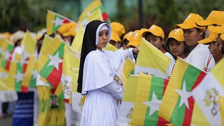 Warten auf Papst Franziskus / © Soe Zeya Tun (Reuters)