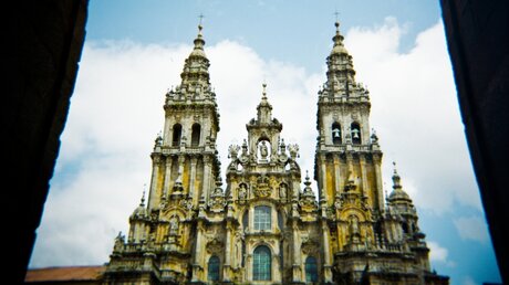 Ziel des Jakobswegs: Die Kathedrale von Santiago de Compostela / © Virginia Castro (KNA)