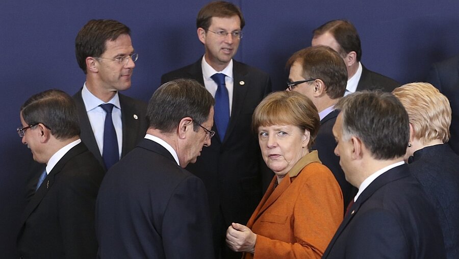 Kanzlerin Merkel beim EU-Gipfel / © Olivier Hoslet (dpa)