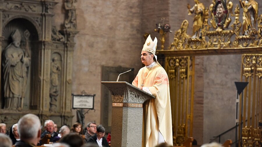 Erzbischof Eterovic im Trierer Dom (KNA)