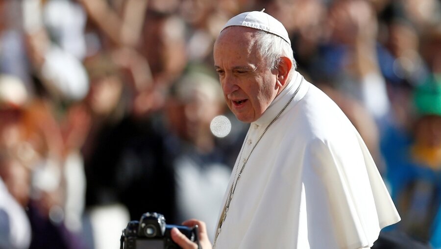 Papst Franziskus auf dem Petersplatz / © Yara Nardi (Reuters)
