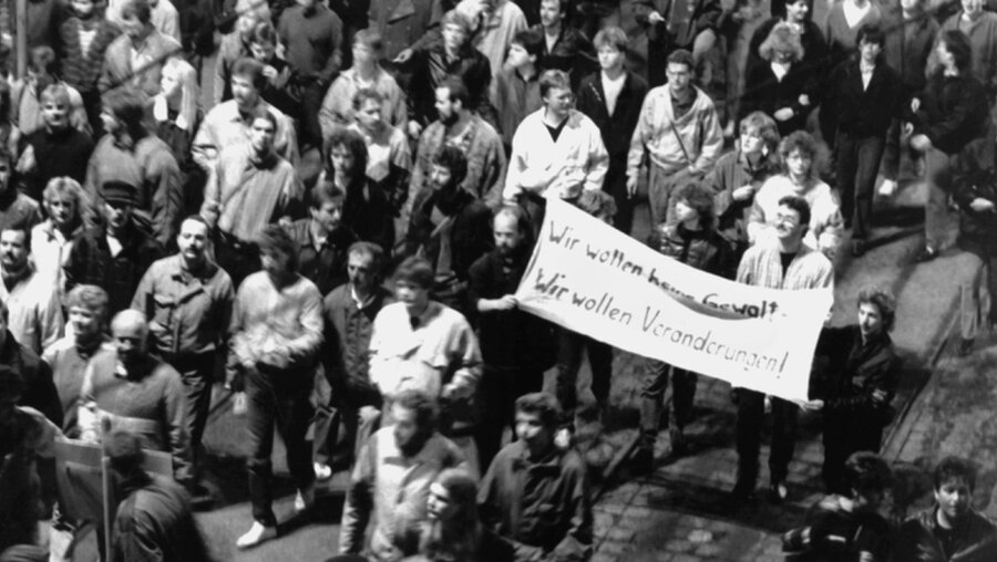 9. Oktober 1989: "Wenn etwas passieren würde, dann in Leipzig" (dpa)
