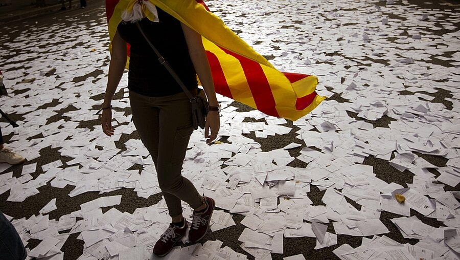 Nach dem Unabhängigkeitsreferendum in Katalonien / © Emilio Morenatti (dpa)