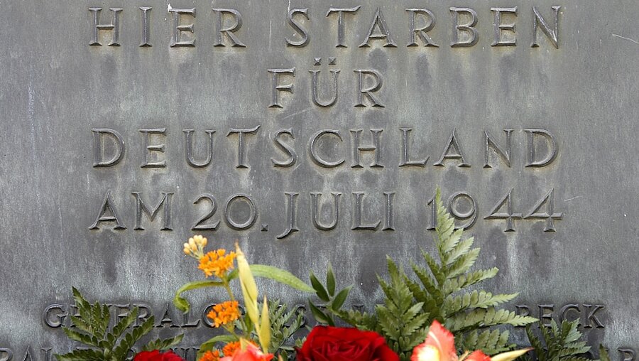 Gedenken an Widerstand gegen Hitler  / © Wolfgang Kumm (dpa)