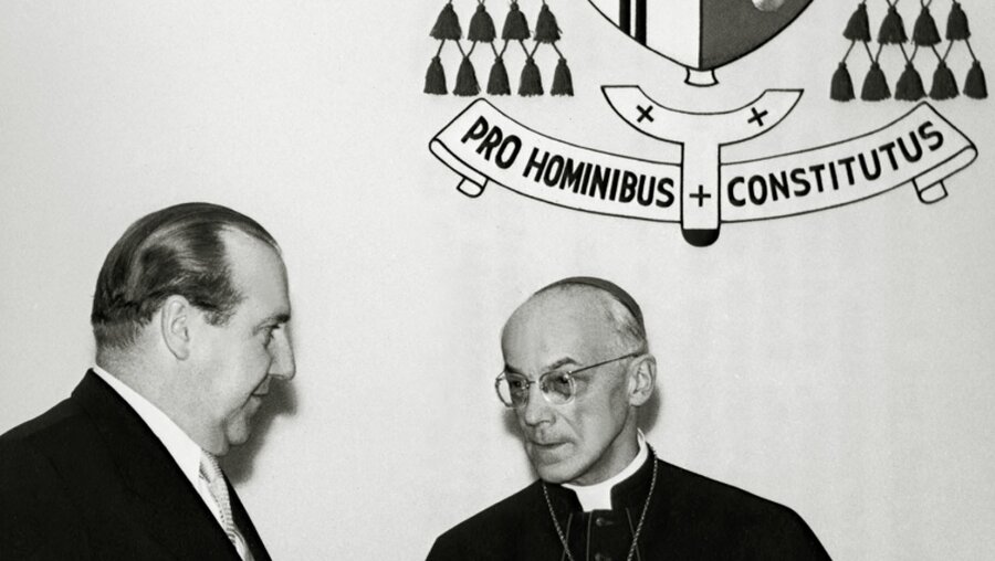 Antrittsbesuch von Franz Meyers (l.), Ministerpräsident von Nordrhein-Westfalen, bei Kardinal Josef Frings, Erzbischof von Köln (KNA)