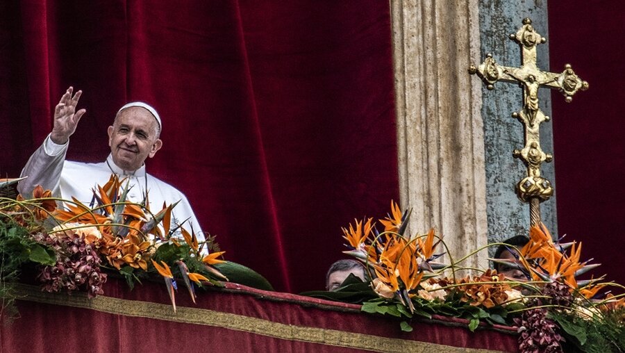 Archivbild: Papst erteilt den Segen "Urbi et orbi" / © Stefano dal Pozzolo/Romano Siciliani (KNA)