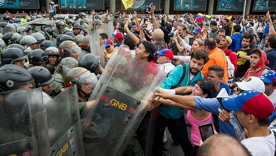 Demonstrationen in Venezuela / © Miguel Gutiérrez (dpa)