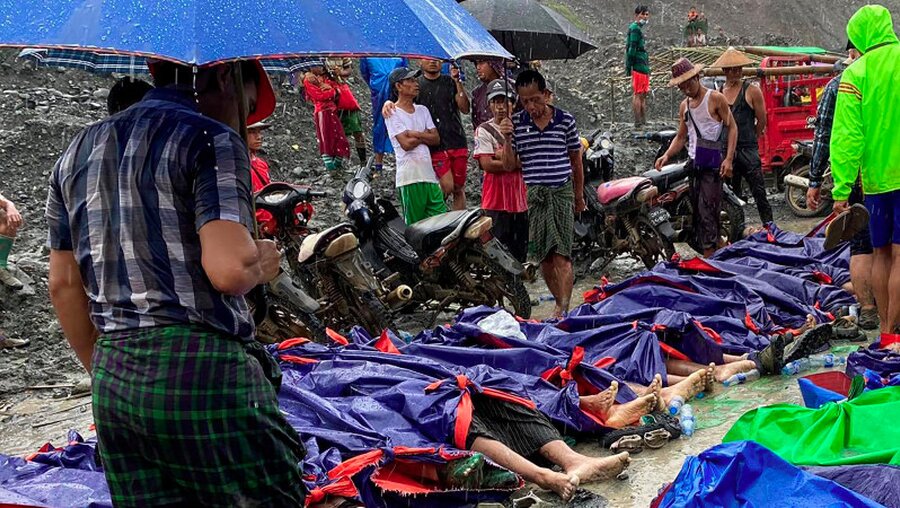 Bei einem Erdrutsch in einem Jade-Bergwerk in Myanmar sind mehr als 170 Menschen gestorben / © Zaw Moe Htet (dpa)
