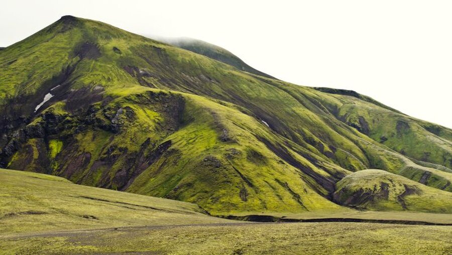 Berg im Gebiet der Landmannalaugar in Island / © Kolja Warnecke (epd)