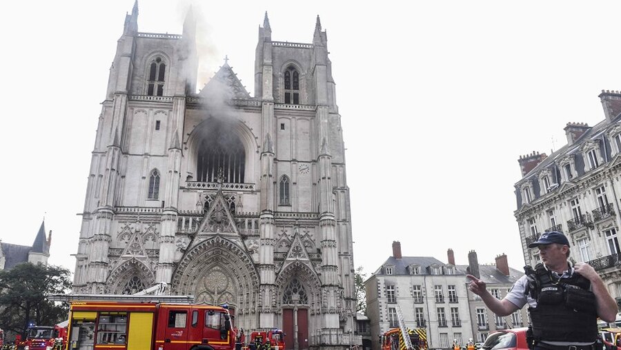 Brand in Kathedrale von Nantes / © Sebastien Salom-Gomis (dpa)