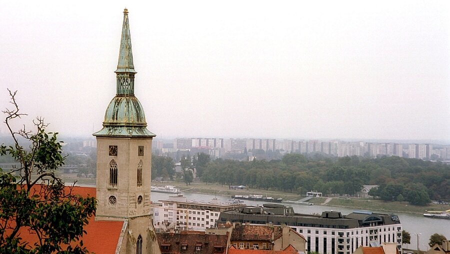 Blick auf die Martins-Kathedrale in Bratislava / © Alexander Brüggemann (KNA)