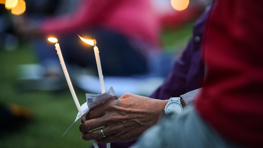 Brennende Kerzen beim Taizé-Gebet / © Harald Oppitz (KNA)