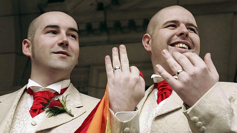 Homosexuelles Paar hat geheiratet / © Paul Mcerlane (dpa)