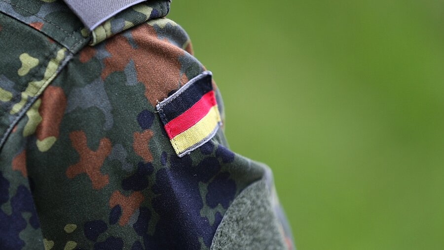 Bundeswehr steht in den Schlagzeilen / © Karl-Josef Hildenbrand (dpa)