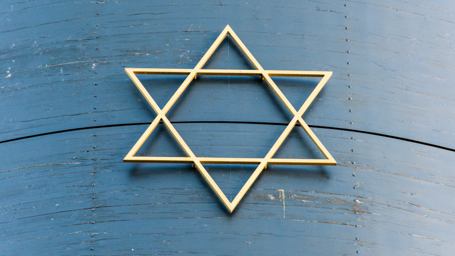 Davidstern an der Außenfassade der Synagoge Beith-Schalom in Speyer / © Elisabeth Schomacker (KNA)
