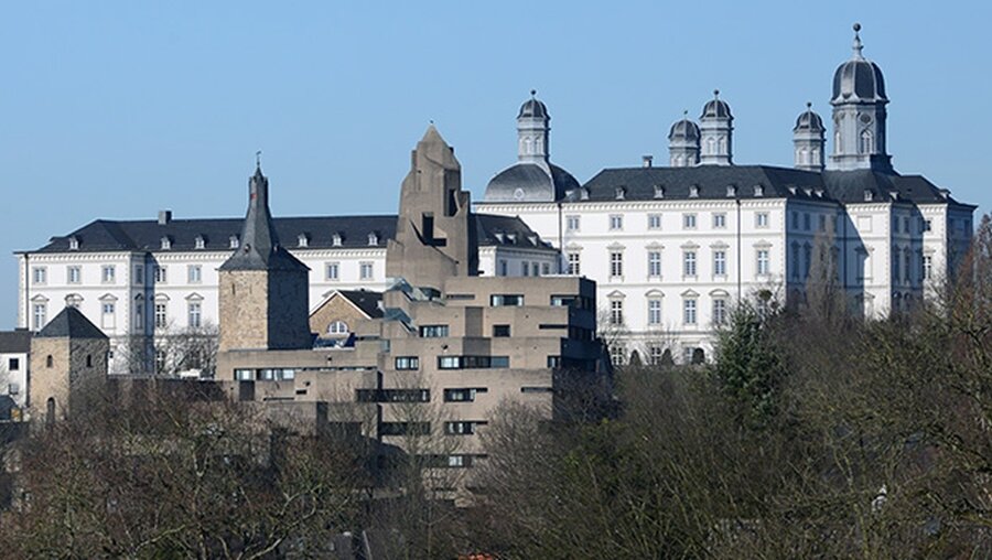 Die Bensberger Stadtansicht mit Böhm-Rathaus und Barock-Schloss. / © Beatrice Tomasetti (DR)