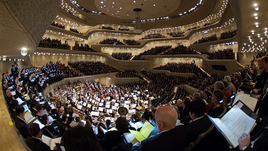 Die Elbphilharmonie - das neue Wahrzeichen Hamburgs / ©  Christian Charisius (dpa)