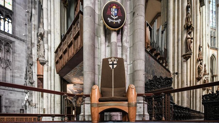 Die Kathedra im Kölner Dom / © Julia Steinbrecht (KNA)