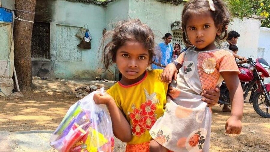 Kinder in Indien (BONO)