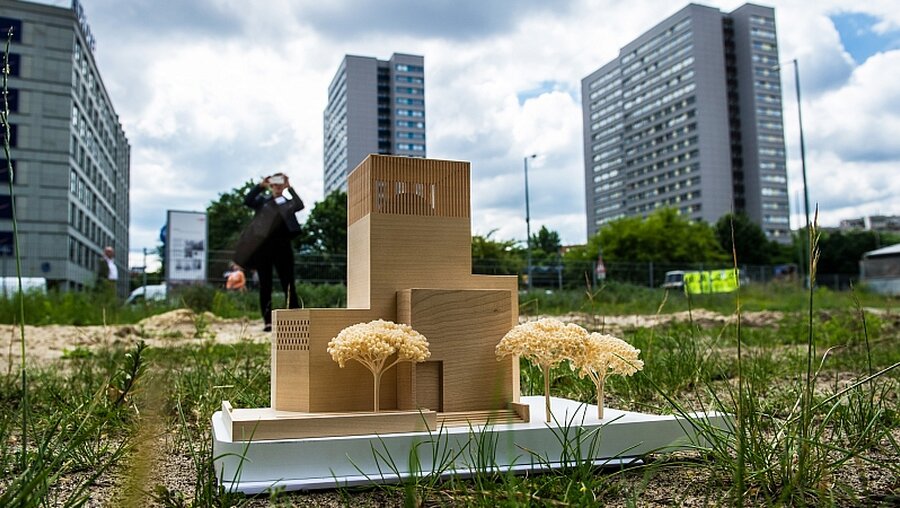 Model des "House of One" in Berlin / © Paul Zinken (dpa)