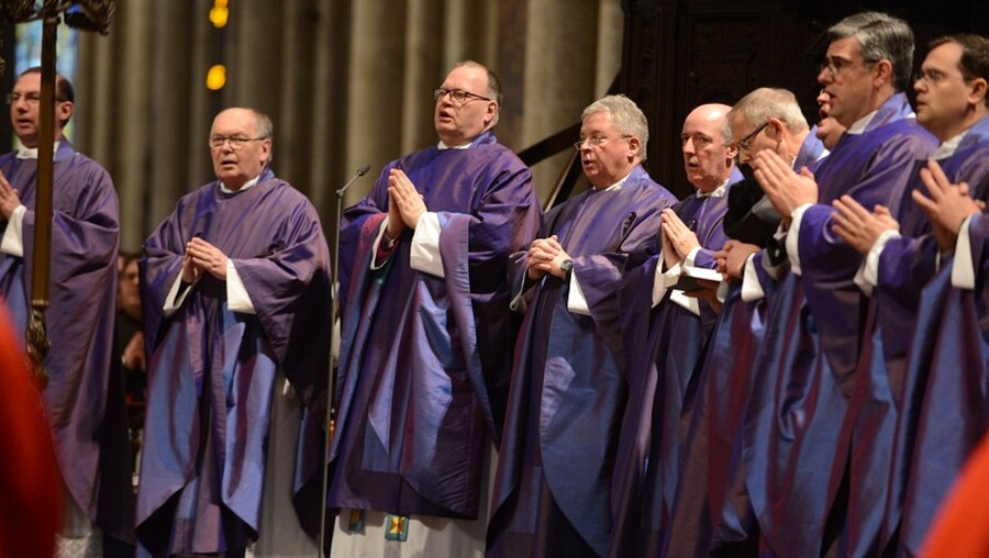 Die liturgische Farbe im Advent: violett / © Beatrice Tomasetti (DR)